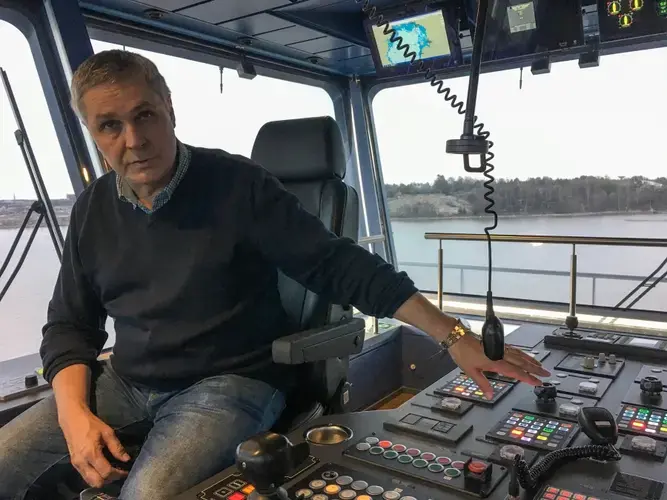 'I like icebreaking a lot' says Polaris captain Pasi Järvelin. “Like they say in ‘Titanic,' I'm the king of the world!” Image by Amy Martin. Finland, 2018.
