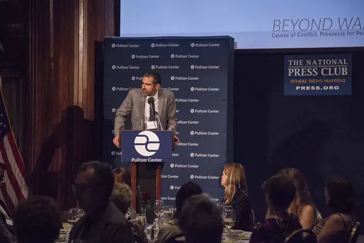Yochi Dreazen, foreign editor at VOX, shares his thoughts on reporting in conflict zones and the importance of funding international journalists. Image by Jin Ding. Washington, D.C., 2018.
