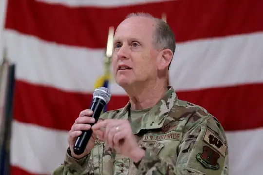 Maj. Gen. Don Dunbar, Wisconsin's adjutant general, welcomes soldiers from the 2nd Battalion, 127th Infantry Regiment back to Wisconsin Nov. 29 during a homecoming ceremony at Volk Field. Image by Staff Sgt. Katie Theusch / Wisconsin National Guard Public. Ukraine, 2020.