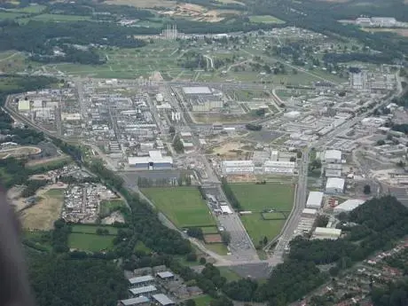 Atomic Weapons Establishment at Aldermaston, 2009. Image by Ivaneol from Wikicommons. United Kingdom, 2009. Some rights reserved. (CC BY-SA 3.0)