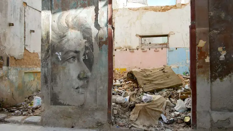 A secret 1960 State Department memo called for strangling the island’s economy “to bring about hunger, desperation and overthrow of government.” Image by Tracey Eaton. Cuba, 2019.