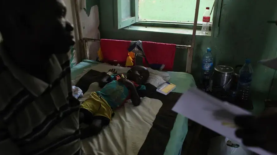 'Il arrive qu’on doive hospitaliser une fratrie entière pour malnutrition. Nous ne voyions pas ça avant' Image by Andreea Campeanu. South Sudan, 2018.
