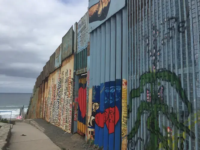 The border wall between Tijuana, Mexico, and San Diego, United States. United States, 2019. Image by Maria Ines Zamudio.