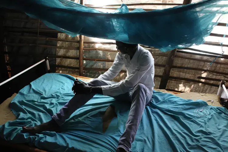 Originally from Bentiu, this young man fled in December 2013 when the conflict broke out in his town. He went to a smaller town called Mayom, where the war had not yet reached. There, he wanted to keep on going to school. But in April 2014, when he was 14, government soldiers came to the town and took him away. 'I was forced to be a soldier. Many people were taken that day. I knew that they were there looking for new recruits'. He was taken for training with other young men, to a military camp. 'They would…