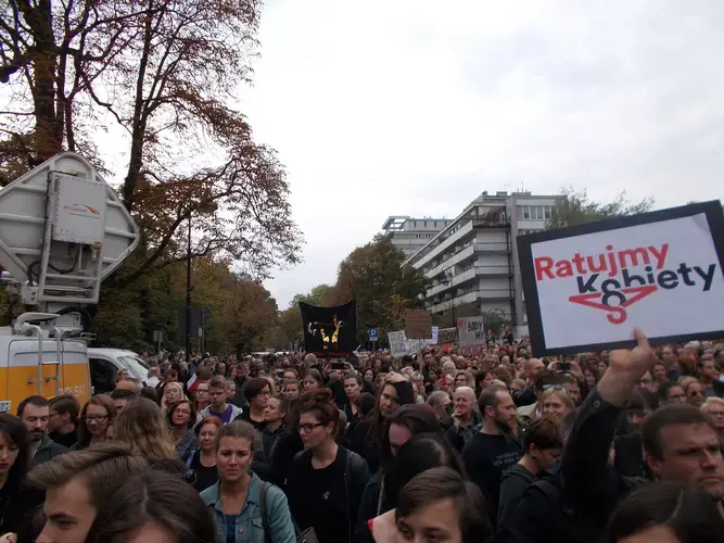 Protest by the 'Save the Women' initiative in Warsaw. Image courtesy Konto na chwilę. Poland, 2016.