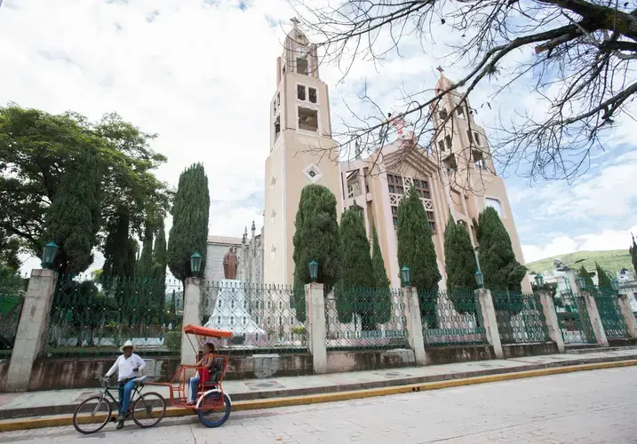 Chilapa, once a popular tourist destination, has become too dangerous for visitors, and now clears out before sundown. Image by Omar Ornelas/The Desert Sun. Mexico, 2019.<br />
