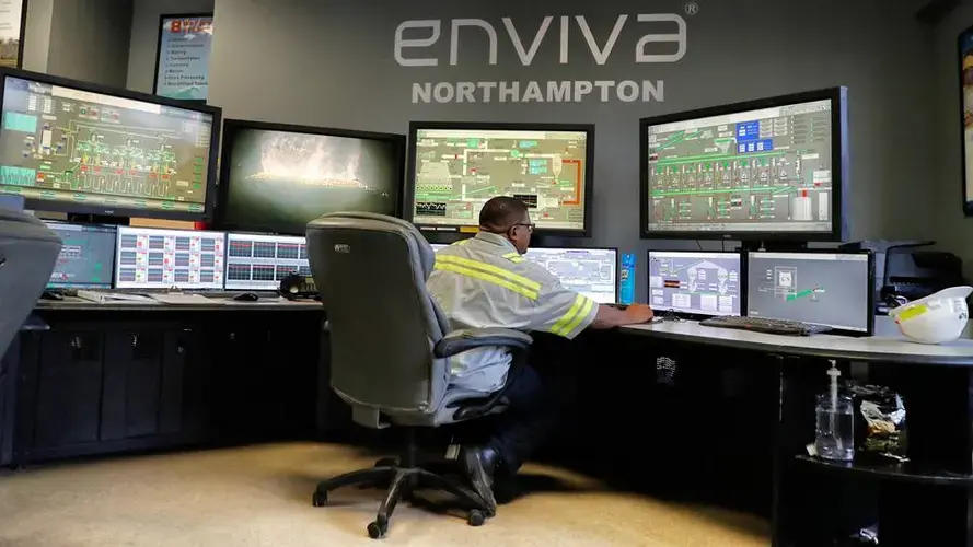 Franklin Taylor works in a computerized control center at the Enviva plant in Northampton, N.C. Tuesday, Sept. 3, 2019. Enviva is the country’s largest producer of wood pellets. Image by Ethan Hyman. United States, 2019.