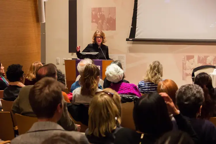 At the Roosevelt House in New York, Jeanne Carstensen presents her recent reporting focused on the island of Lesbos, an epicenter of the refugee flight, and on situations that may await refugees if they make it to Europe. Image by Lauren Shepherd. United States, 2017.