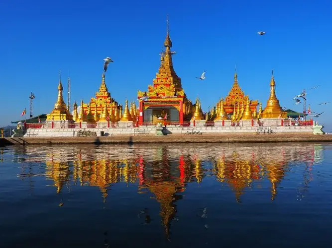 The Shwemyitzu Pagaoda on Indawgyi Lake. Image by Doug Bock Clark. Myanmar, 2017.