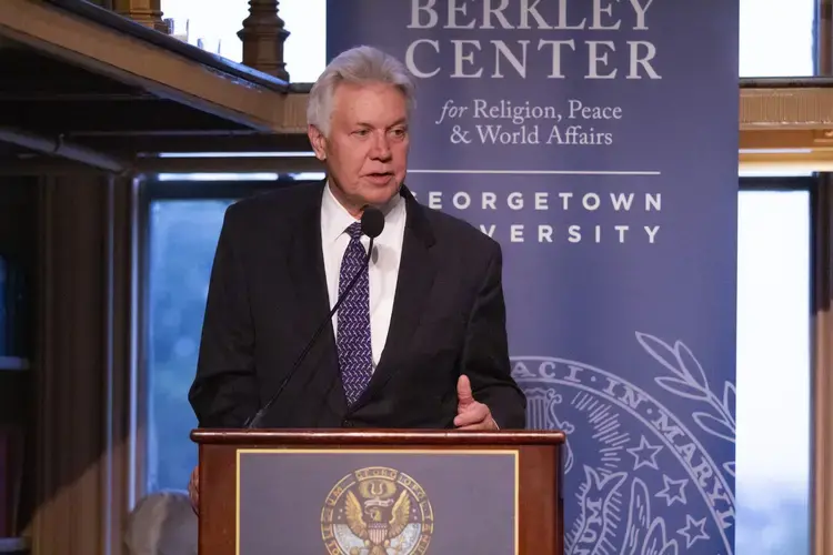 Executive Director Jon Sawyer highlights Pulitzer Center reporting projects relating to religion in the last year and thanks the Berkley Center for its partnership. Image by Jin Ding. United States, 2019.