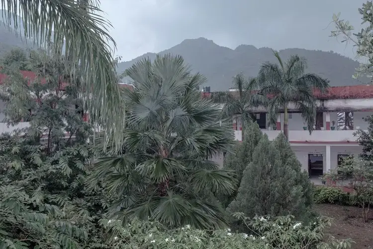 Monsoon showers at the Eklavya Model School in Rayagada. Image by Arko Datto. India, 2018.