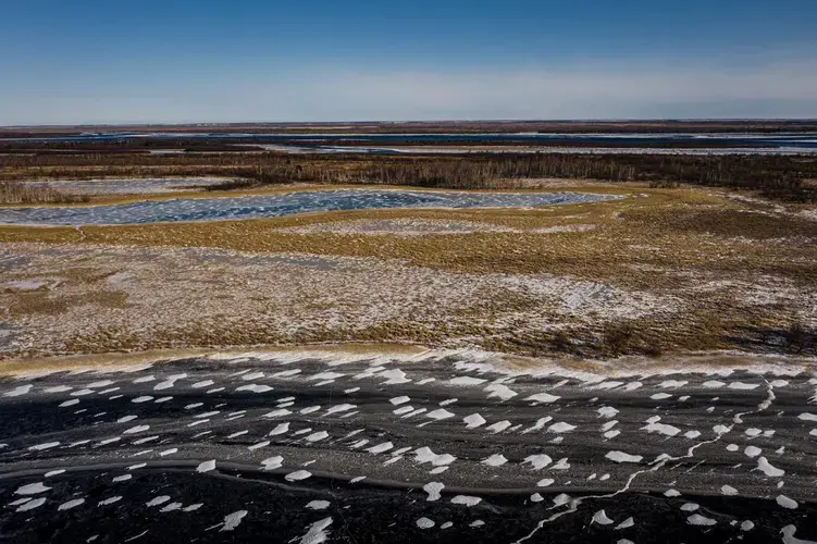 Outside Blagoveshchensk. The Zeya river in early November. Image by Sergey Ponomarev. Russia, 2020.</p>
<p>