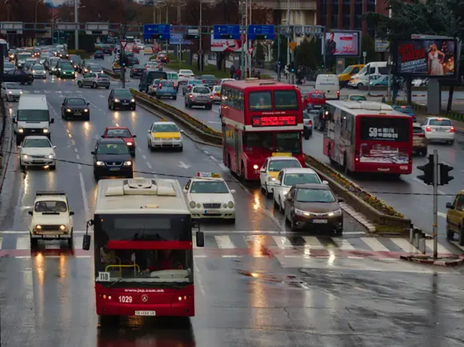 Traffic, too, is adding to Macedonia’s air pollution, particularly in cities like Skopje. Lack of an official census since 2002, however, makes it hard to quantify the problem. Image by Larry C. Price. Macedonia, 2018.