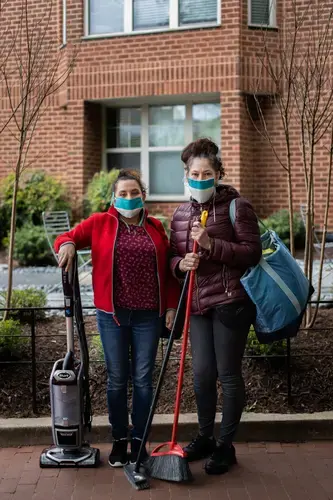 Karina and Yanira in Washington, D.C. Image by Maranie Staab. United States, 2020.