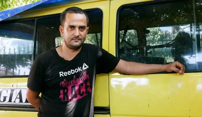 Otoniel Tápanes Fleitas, a car mechanic, left his native city of Santa Clara in central Cuba hoping to eventually make his way to the United States. He is among dozens of Cubans now stranded and living in the shadows in Panama following an end to the U.S. wet foot, dry foot policy. Image by Jose A. Iglesias. Panama, 2017.