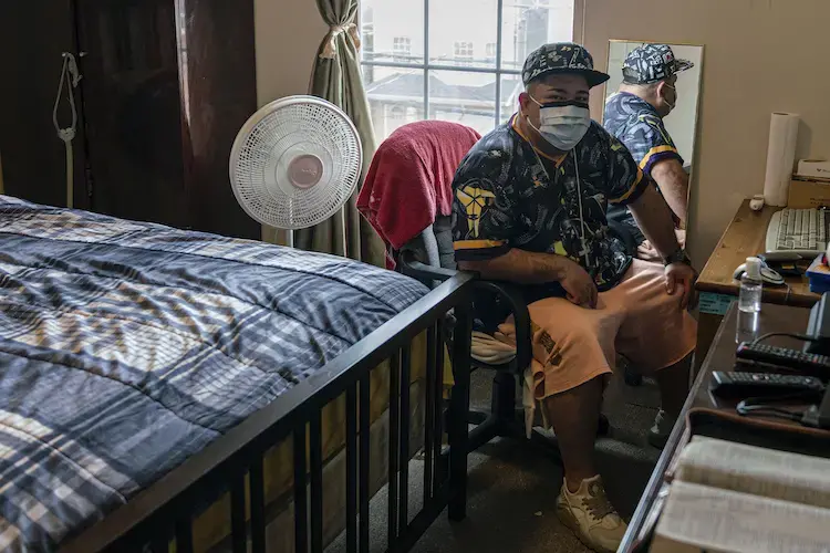 Mike Ruiz in the room at his home in Newark, New Jersey. Image by Hiram Alejandro Durán / Center for Investigative Journalism. United States, 2020.
