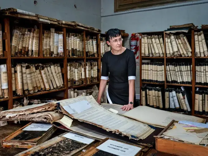 Central Office prosecutor Manuela Zeller. Image by Peter Bauza. Germany, 2017.