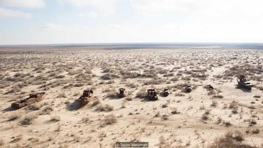 The Uzbek side of the Aral Sea has turned to desert. Image by Taylor Weidman. Uzbekistan, 2018.