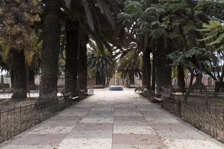 The plaza in Santa Rosa is empty most days of the week. Most of the town’s former residents now live in Virginia, in the United States. Image by Carey Averbook. United States, 2016.