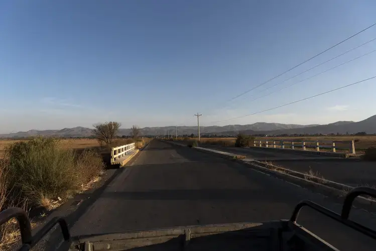 The road to Arbieto and Santa Rosa from the main highway. Image by Carey Averbook. Bolivia, 2016.