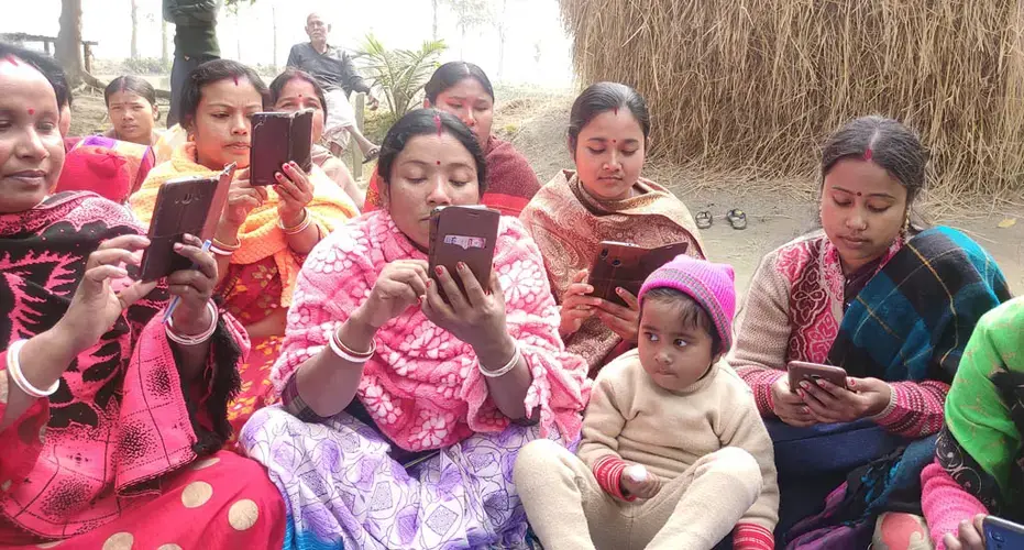 Training has helped women complete the documentation so that their names are registered as the owners of land. Image by Gurvinder Singh / VillageSquare. India, undated.