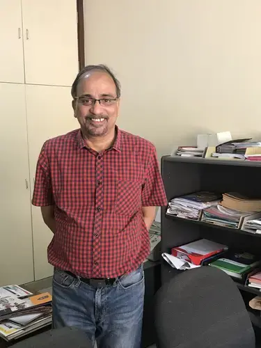 PM Jabir at his home office. Image by Svanika Balasubramanian. Oman, 2019.