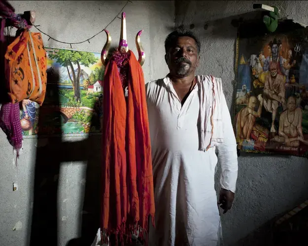 Bharat Shankar Malave's brother, Digambar Shankar Malave, photographed at home. Image by Prarthna Singh. India, 2018.<br />
