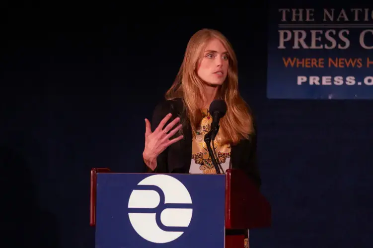 Sarah Aziza explains her reporting on the darker side of Crown Prince Mohammed bin Salman and the oppression that many Saudi Arabian citizens faced. Image by Jin Ding. United States, 2019.