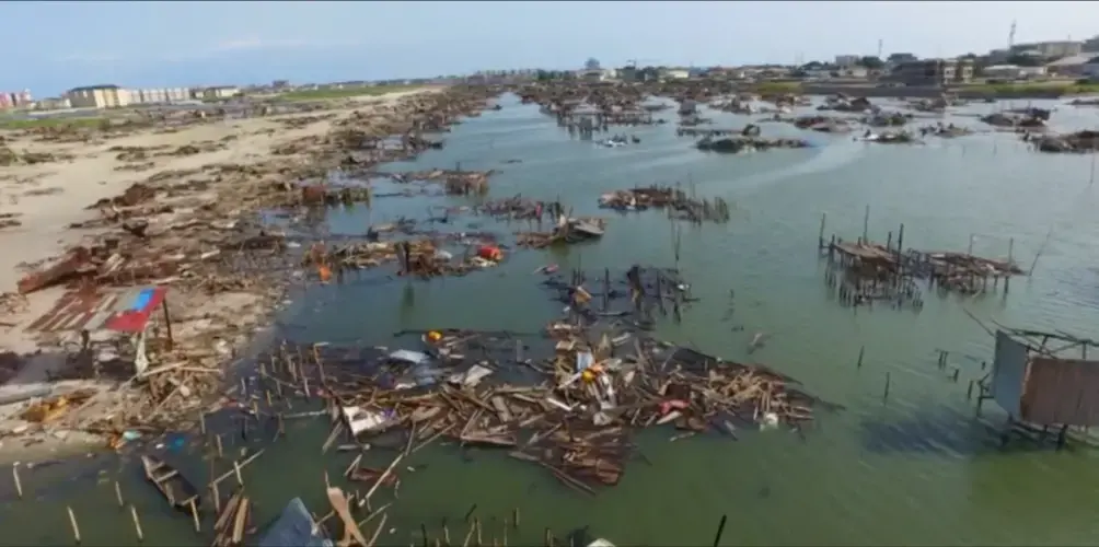 Drone footage of demolitions in Otodo Gbame, a coastal community in Lagos. Drone footage by Editi Effiong. Nigeria, 2017.<br />