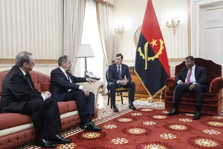 Russian Foreign Minister Sergei Lavrov, second from left, meets with Angolan President Joao Lourenco. Image by Alexander Shcherbak. Angolan, 2018.