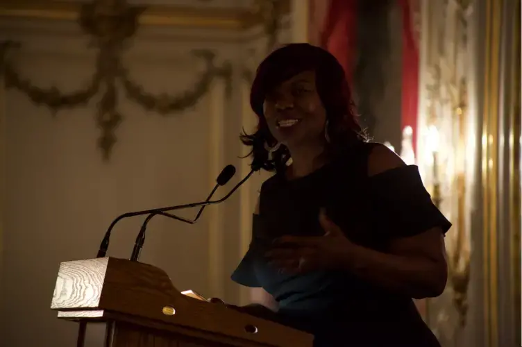 Jacqueline Charles, a Pulitzer Center grantee, Pulitzer Prize finalist, and Emmy Award-winning Caribbean Correspondent at the Miami Herald, shared stories at the Cosmos Club dinner. Image by Claire Seaton. United States, 2019.