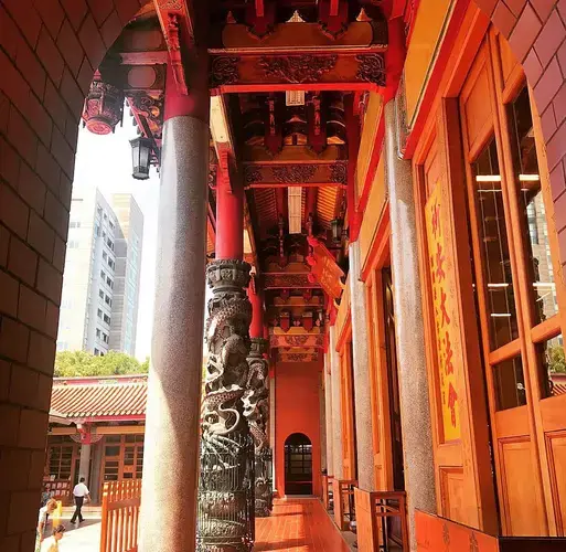 The Buddhist temple Hsing Tian Kong, a pagoda among high-rises in the Zhongshan District. Image by Melissa McCart. Taiwan, 2018. 