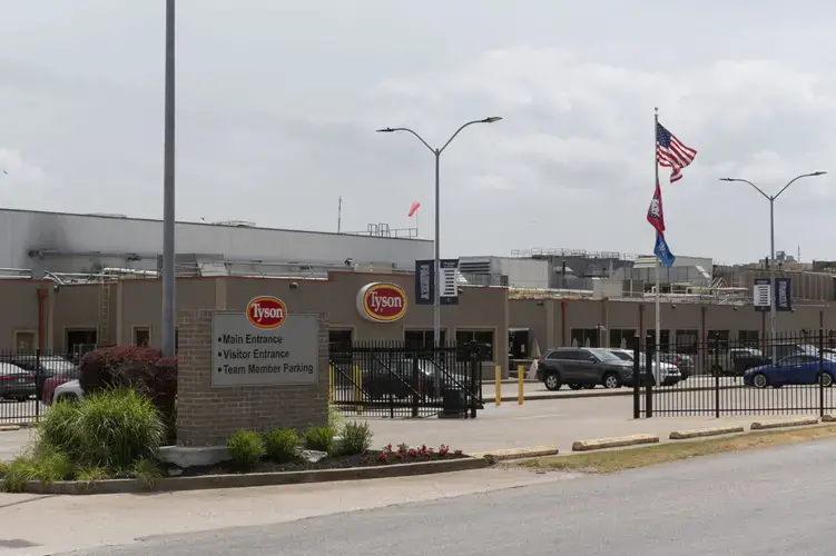 A Tyson plant on West Olrich Street in Rogers, Arkansas on June 28, 2020. Image by Spencer Tirey, For The Midwest Center for Investigative Reporting. United States, 2020.<br />
