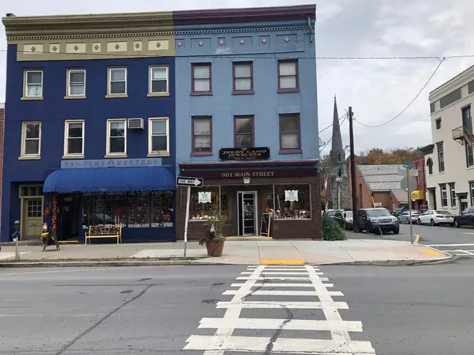 Honesdale Main Street. Image by Jordan Wolman. United States, 2020.</p>
<p>