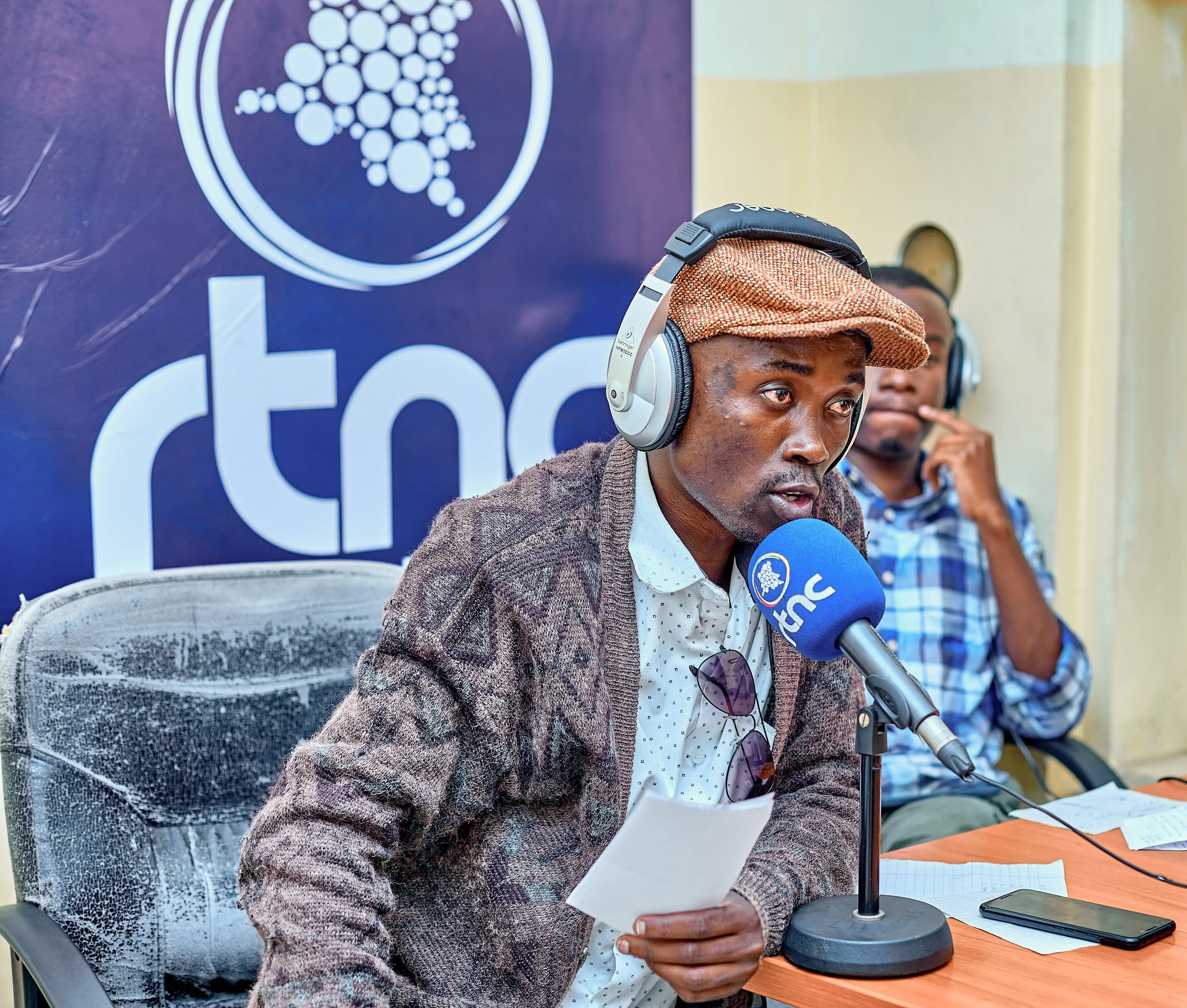 Moise Itegwa, Journalist and Presenter of the EcoCulture competition - Photo by Eric Selemani
