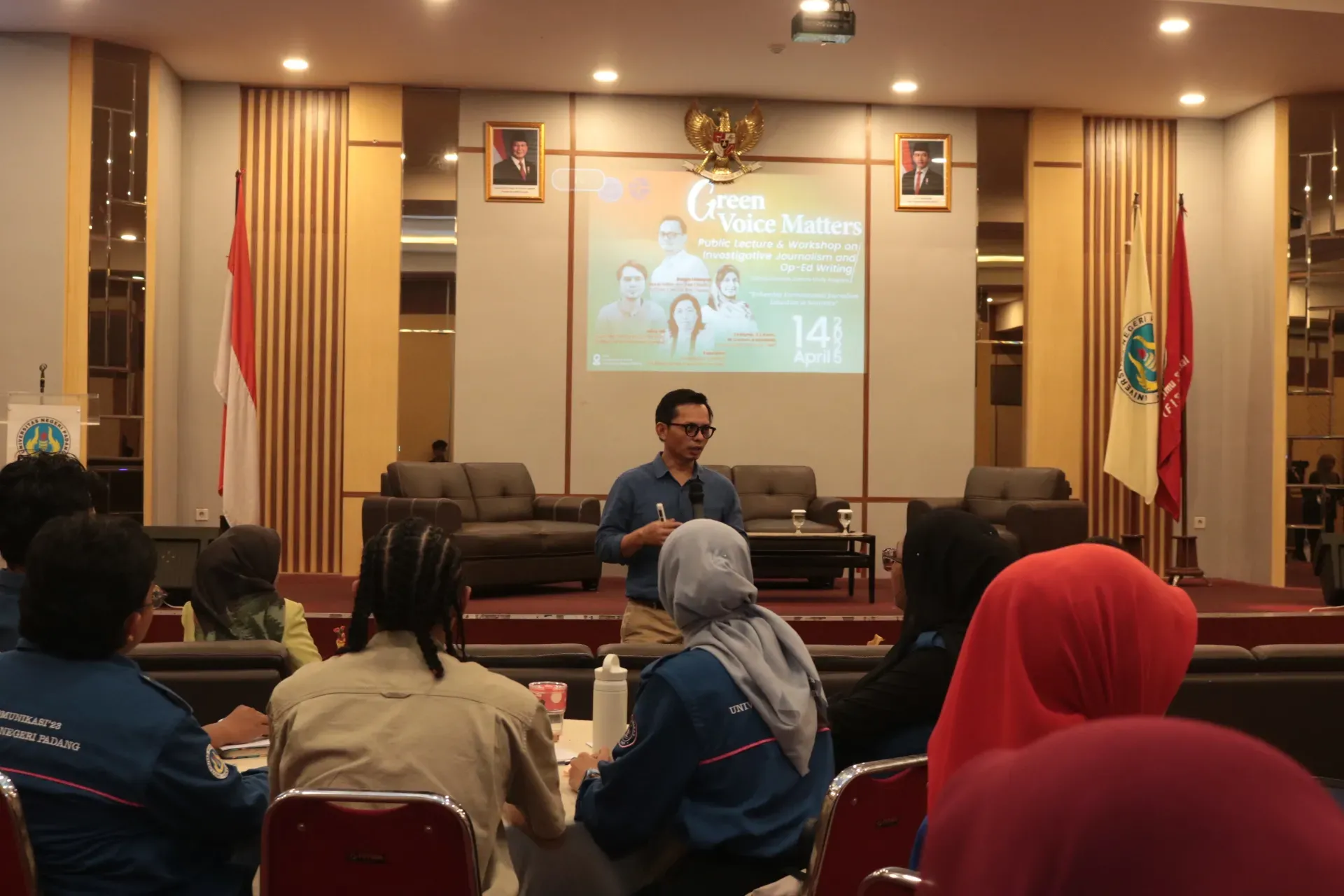 Bagja Hidayat presents his materials regarding op-ed writing