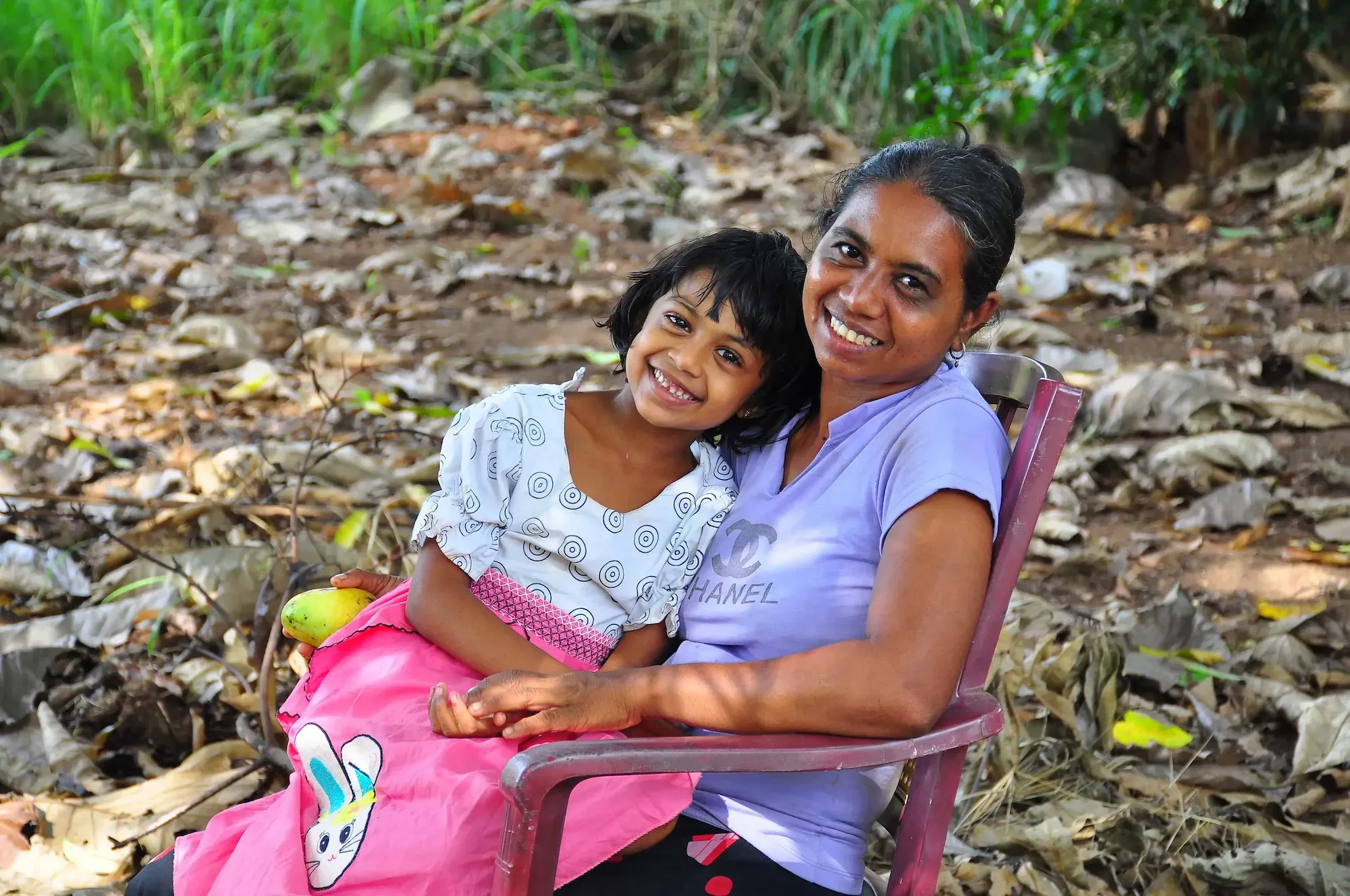 Jayani Kumari and her mother, Indira Kumari. Image by Ben Samarasinghe. Sri Lanka.