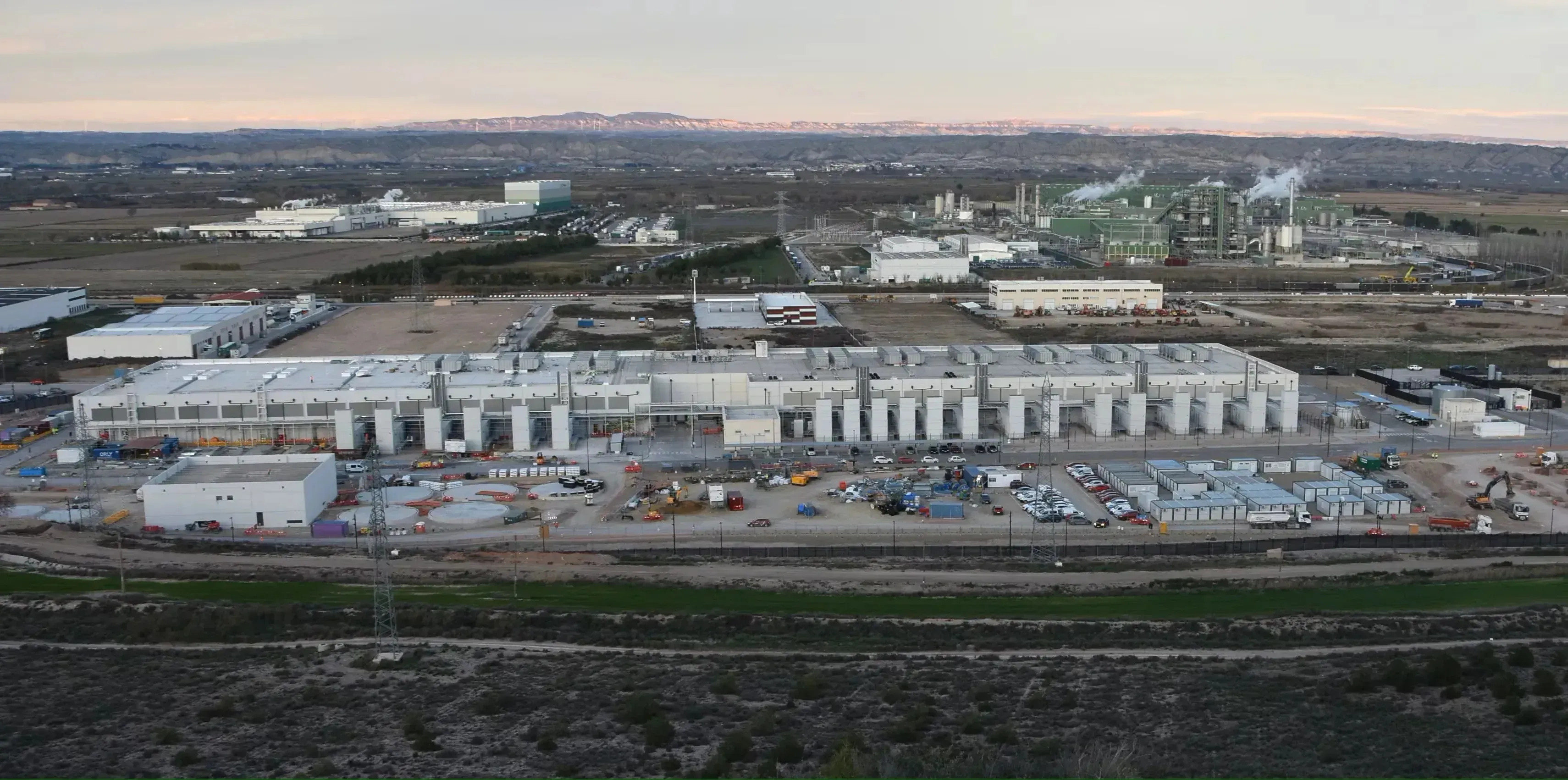 Exterior of the Amazon Web Services (AWS) data center in El Burgo. Image by Pablo Jiménez Aranda. Spain.