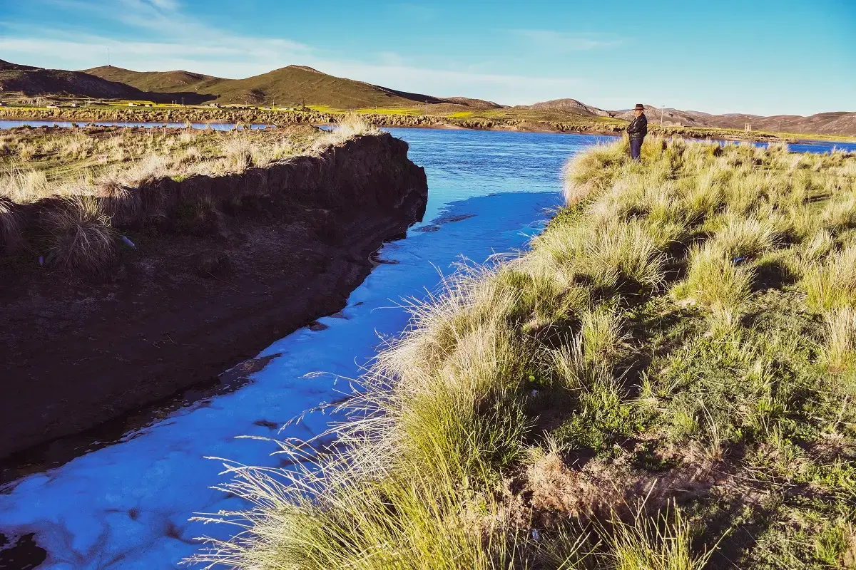 Lake Titicaca, the Sewer of Puno (Spanish)