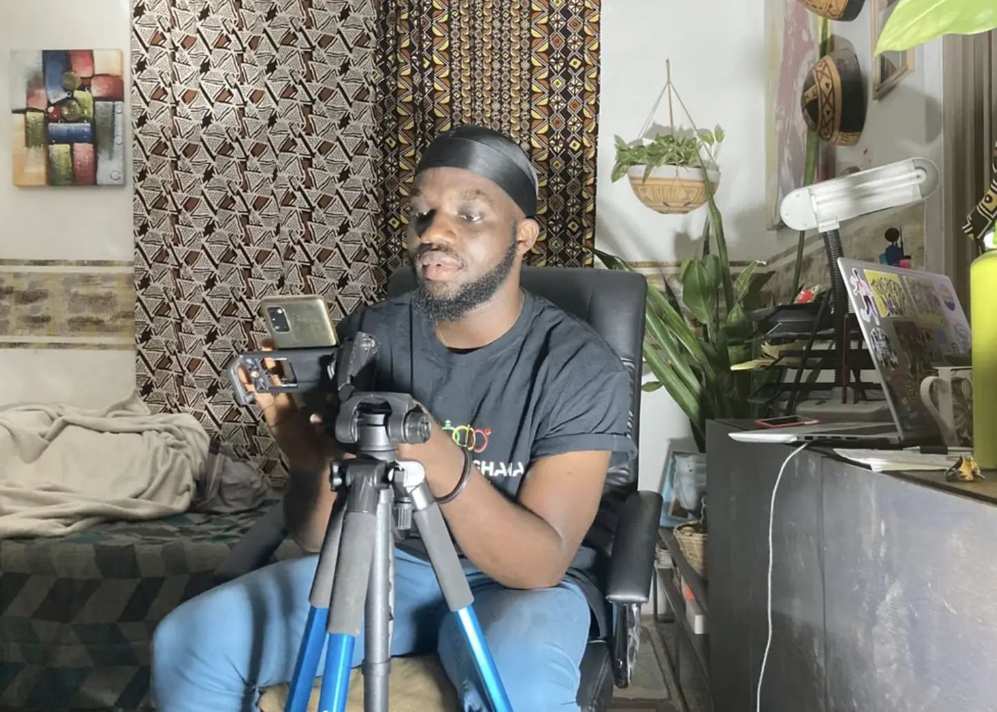 Amoabeng with tripod