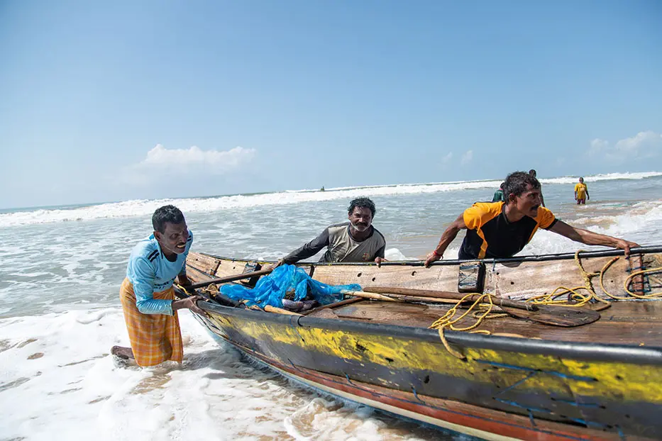 Projects to track small fishing vessels along India's coast makes progress  - The Hindu