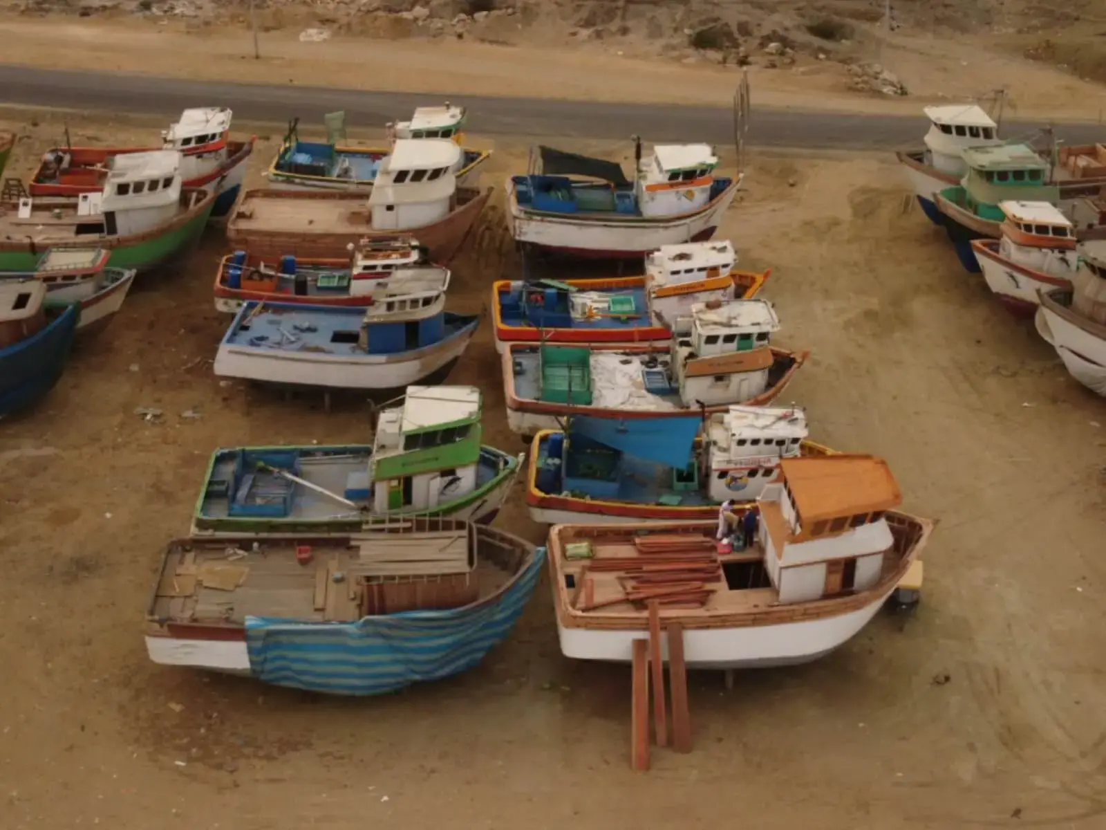 Bote de pesca, Fishing boat; El Ñuro, Piura, Peru