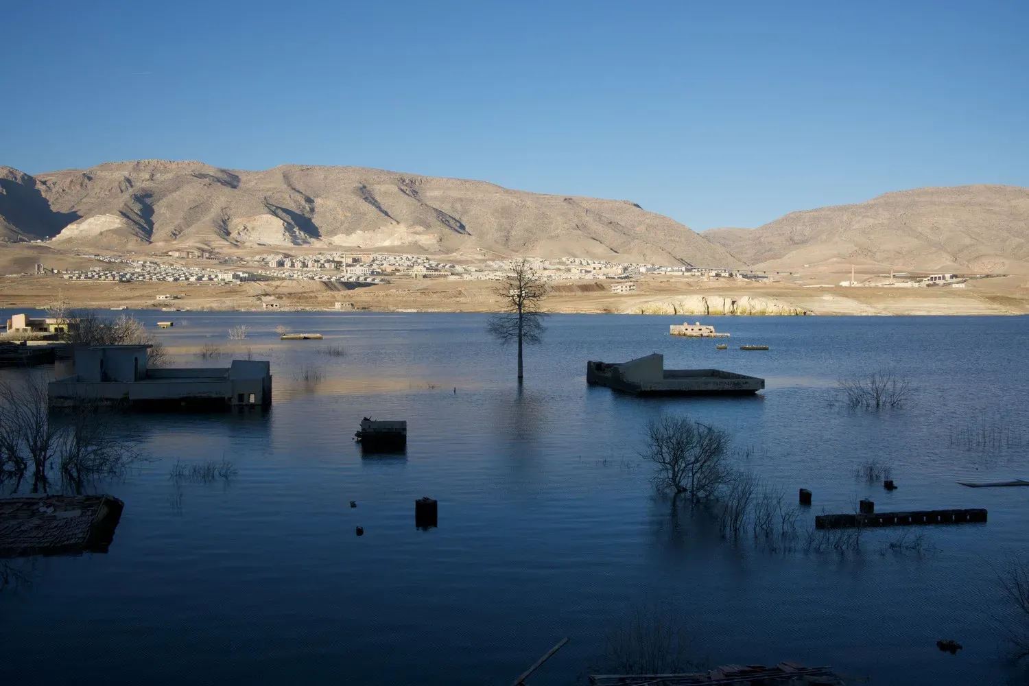 A Kurdish Photographer Records the Brutal Transformation of the Rivers ...