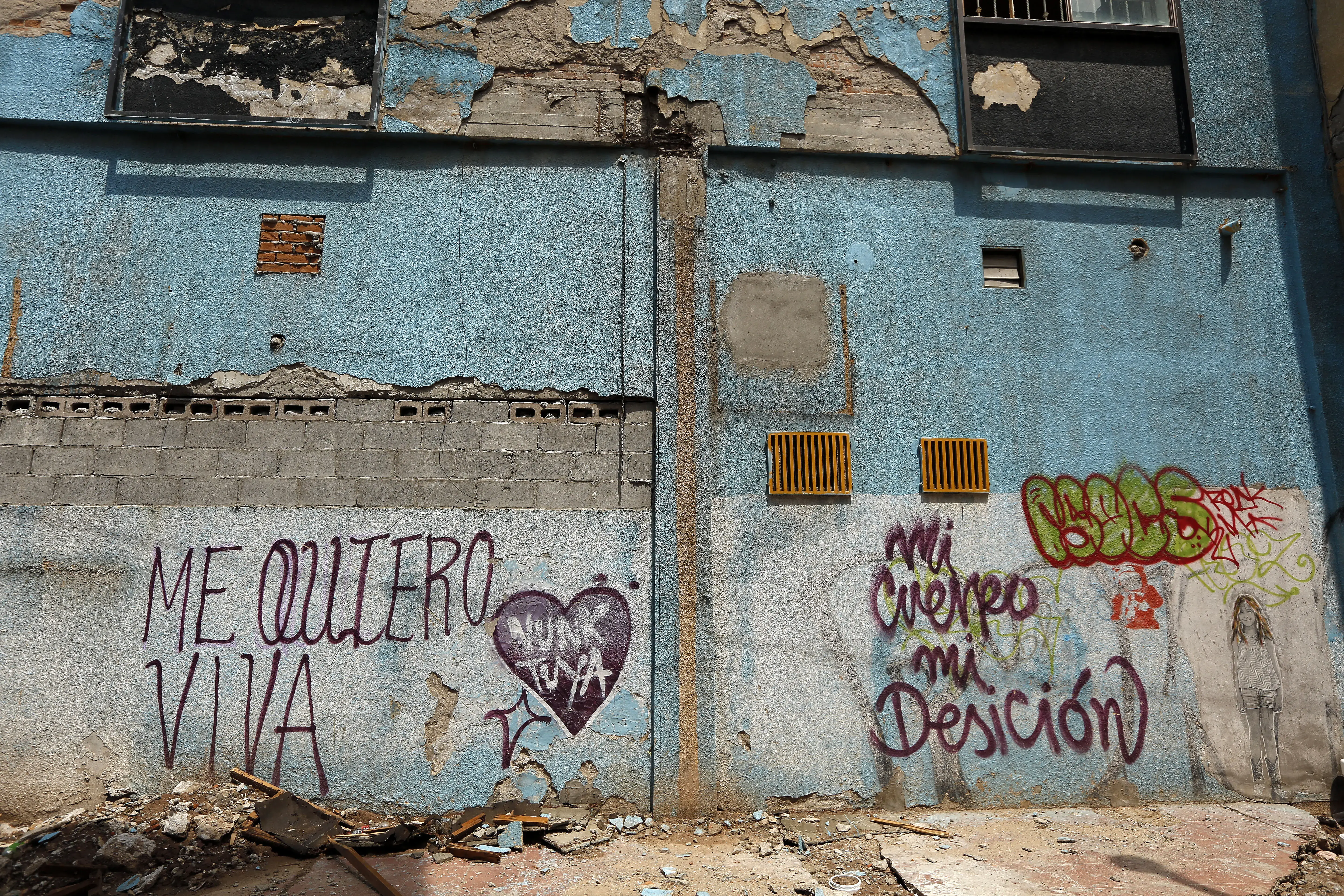 Mural on shelter in Mexico
