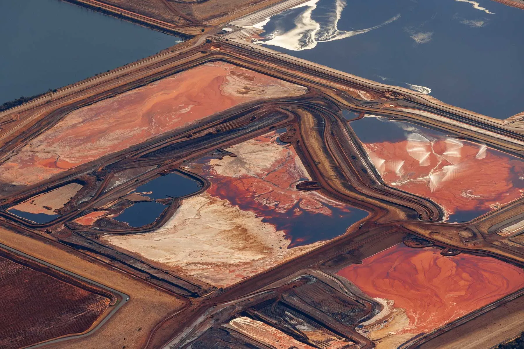 Alcoa’s Australian Refineries Drove Flight From Two Towns, and Its ...