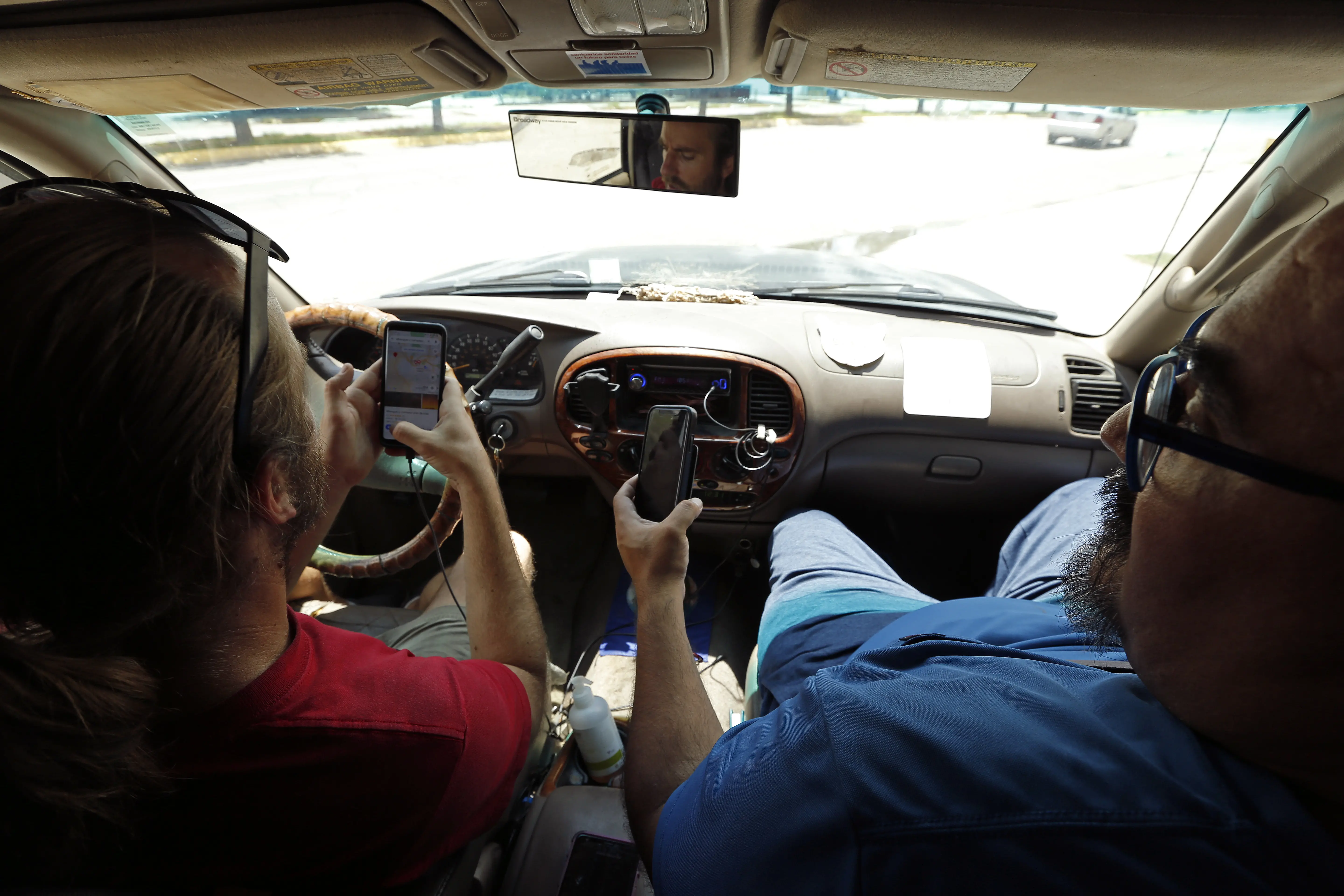 Chris Treadwell and Juan Ortiz in car