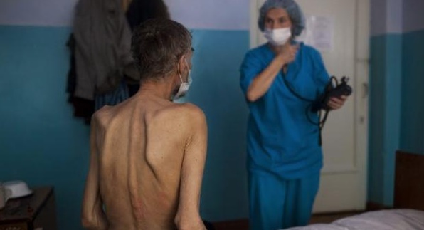After the fall of the Soviet Union, Moldova’s health system struggled to cope and the country became vulnerable to a growing tuberculosis crisis. Image by David Rochkind, Moldova, 2010.